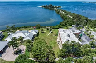 1725 Gulf Rd, Tarpon Springs, FL 34689 - Photo 1