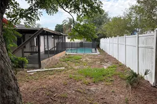 524 Wynnwood Dr, Brandon, FL 33511 - Photo 3