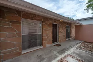 8235 Vassar Cir, Tampa, FL 33634 - Photo 9