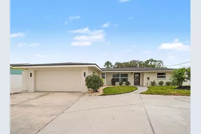9911 Royal Palm Drive, Bradenton, FL 34210 - Photo 1