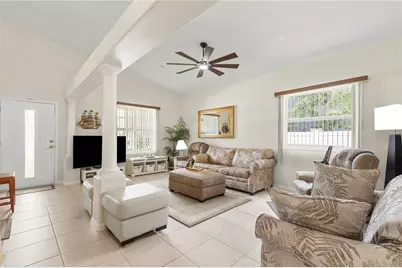 6816 S Court Drive, Tampa, FL 33611 - Photo 9