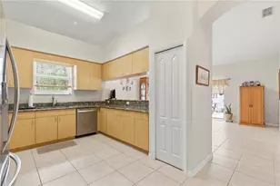 6816 S Court Dr, Tampa, FL 33611 - Photo 21