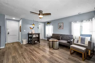 483 E Shore Dr, Clearwater Beach, FL 33767 - Photo 11