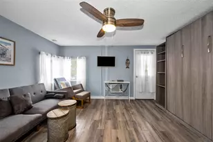 483 E Shore Dr, Clearwater Beach, FL 33767 - Photo 9