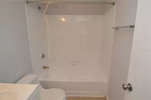 8630 Mallard Reserve Dr, Tampa, FL 33614 - Photo 23