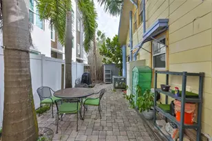 340 Moffett Ct N, Saint Petersburg, FL 33701 - Photo 17