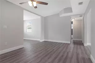 2216 E 109th Ave, Tampa, FL 33612 - Photo 9
