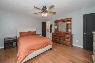 1404 Redbud Cir, Plant City, FL 33563 - Photo 3