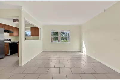 6360 1st Street N #103, Saint Petersburg, FL 33702 - Photo 9