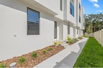 305 15th Street N, Saint Petersburg, FL 33705 - Photo 5