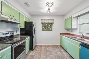 18411 Autumn Mist Dr, Lutz, FL 33549 - Photo 5