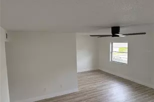 9218 Tudor Dr, Tampa, FL 33615 - Photo 3