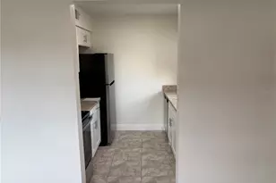 9218 Tudor Dr, Tampa, FL 33615 - Photo 13