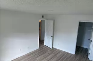 9218 Tudor Dr, Tampa, FL 33615 - Photo 7