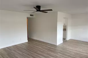 9218 Tudor Dr, Tampa, FL 33615 - Photo 11