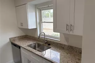 9218 Tudor Dr, Tampa, FL 33615 - Photo 11