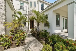 823 Manns Harbor Dr, Apollo Beach, FL 33572 - Photo 9