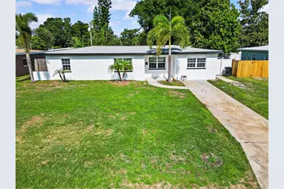2090 75th Street N, Saint Petersburg, FL 33710 - Photo 1