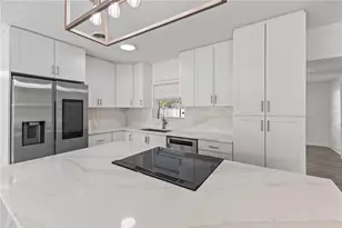 2090 75th St N, Saint Petersburg, FL 33710 - Photo 13
