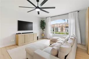 6323 Vista Verde Dr E, Saint Petersburg, FL 33707 - Photo 15