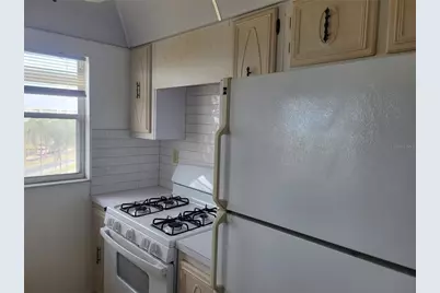 9950 62nd Terrace N #404, Saint Petersburg, FL 33708 - Photo 5