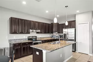3603 Morgons Castle Ct, Land O Lakes, FL 34638 - Photo 9
