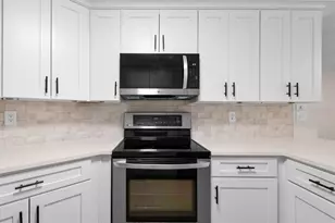 1602 Hovington Cir, Sun City Center, FL 33573 - Photo 17
