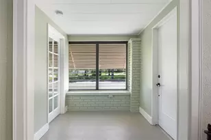 2521 4th St S, Saint Petersburg, FL 33705 - Photo 3