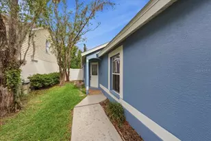 5863 Meadowpark Pl, Lithia, FL 33547 - Photo 3