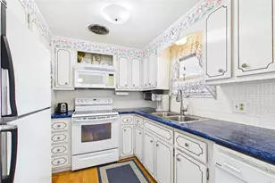 7901 40th Ave N, Saint Petersburg, FL 33709 - Photo 9