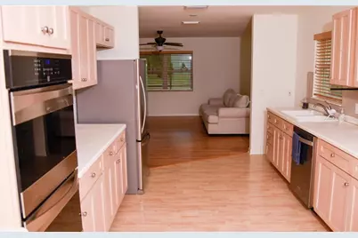 11715 N 51st Street, Tampa, FL 33617 - Photo 7