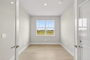 17420 Moonflower Dr, Venice, FL 34293 - Photo 9