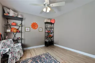 7521 Melogold Cir, Land O Lakes, FL 34637 - Photo 23