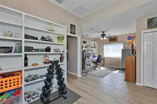 7521 Melogold Cir, Land O Lakes, FL 34637 - Photo 31