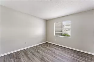 7210 N Manhattan Ave, Tampa, FL 33614 - Photo 13