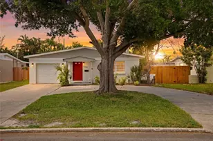 4027 Huntington St NE, Saint Petersburg, FL 33703 - Photo 1