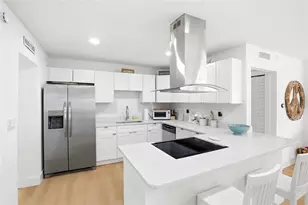 4027 Huntington St NE, Saint Petersburg, FL 33703 - Photo 9