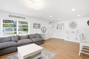 4027 Huntington St NE, Saint Petersburg, FL 33703 - Photo 7