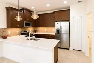 6118 Voyagers Pl, Apollo Beach, FL 33572 - Photo 7