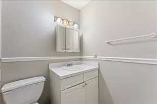 6345 Newtown Cir, Tampa, FL 33615 - Photo 21