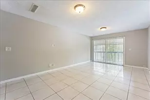 6345 Newtown Cir, Tampa, FL 33615 - Photo 9