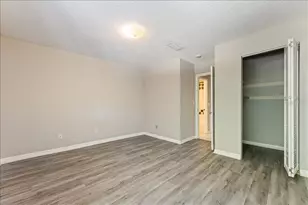 6345 Newtown Cir, Tampa, FL 33615 - Photo 15