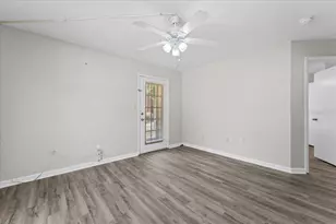 8641 Fancy Finch Dr, Tampa, FL 33614 - Photo 9