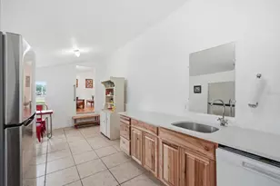 1001 E Reynolds St, Plant City, FL 33563 - Photo 7