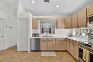 1809 Erin Brooke Dr, Valrico, FL 33594 - Photo 9