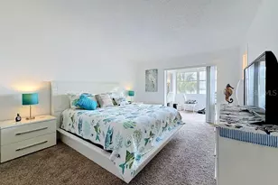4550 Cove Cir, Saint Petersburg, FL 33708 - Photo 23
