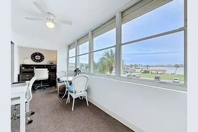 4550 Cove Circle #302, Saint Petersburg, FL 33708 - Photo 37