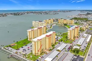 4550 Cove Cir, Saint Petersburg, FL 33708 - Photo 1