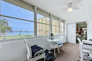 4550 Cove Cir, Saint Petersburg, FL 33708 - Photo 39