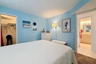 4550 Cove Cir, Saint Petersburg, FL 33708 - Photo 33
